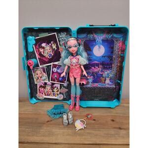 Monster High Skulltimate Secrets Destination Gore-Geous Oasis Lagoona Blue Doll